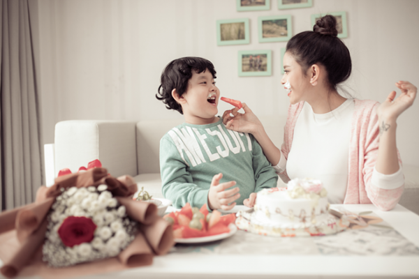 Đây được xem là sản phẩm âm nhạc đánh dấu sự trở lại của nữ ca sĩ trong năm 2018.