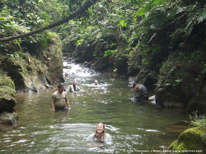 Đường mòn Darien Gap, Panama và Colombia. Đây được coi là con đường nguy hiểm nhất thế giới với 90km nhiều đầm lầy, là địa bàn hoạt động của các băng đảng ma túy, điều kiện địa hình thời tiết khắc nghiệt, thất thường. Rất ít nhà thám hiểm dám đi vào con đường mòn này khi không có đoàn đội và biết tất cả mọi thứ về nó. Nguồn: Lolwot