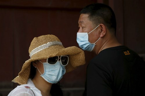 Bên cạnh những triệu chứng trên, một số người nhiễm virus nguy hiểm chết người MERS có triệu chứng về đường tiêu hóa bao gồm tiêu chảy và buồn nôn.