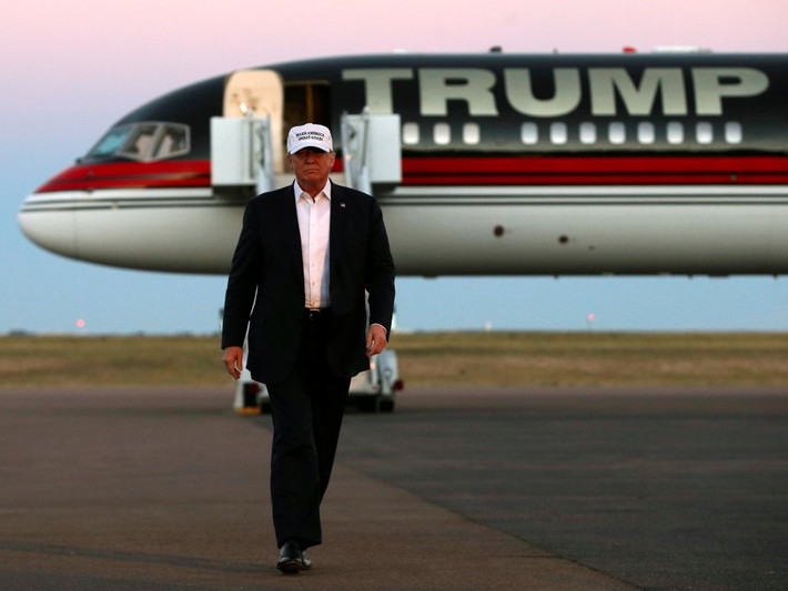 Ông Donald Trump còn có máy bay phản lực, Boeing 757 riêng có giá hàng trăm triệu USD.