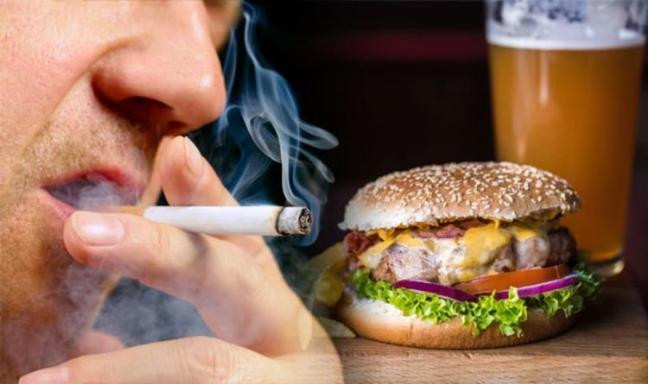 Để chống ung thư, không có bí quyết gì, chỉ cần giữ mồm giữ miệng, tránh ăn những thức ăn, thực phẩm có hại cho cơ thể và gây ung thư, như vậy căn bản sẽ ngăn chặn được sự xâm nhập của độc tố, tự nhiên sẽ ít bệnh tật hơn. Có 3 loại thực phẩm nếu cố ăn thì chắc chắn sẽ nuôi dưỡng tế bào ung thư, gây hại cho cơ thể.