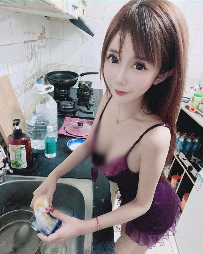Dù từng vướng nghi vấn phẫu thuật thẩm mỹ nhưng không thể phủ nhận sắc vóc hơn người của cô nàng.