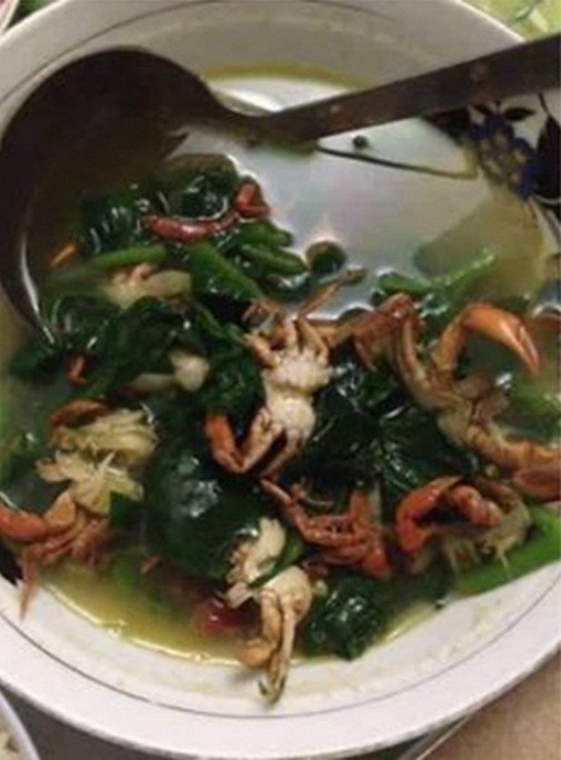 Canh cua nấu rau bụp giấm theo kiểu miền Trung.