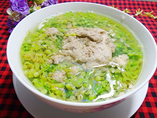 Canh cua nấu hoa thiên lý.
