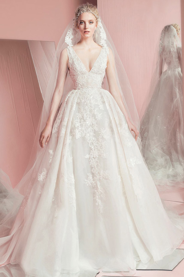 Đây cũng là váy cưới của Zuhair Murad.