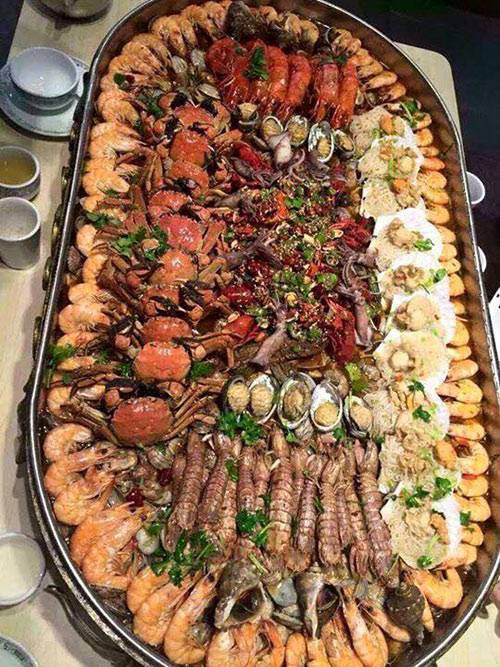Nồi lẩu này sau khi được chia sẻ đã trở thành trào lưu thưởng thức ở khắp 3 miền Bắc, Trung, Nam nước ta. Thậm chí nhiều người sẵn sàng bỏ ra cả chục triệu đồng để mua những đặc sản ngon lạ đắt đỏ cho vào nồi lẩu.