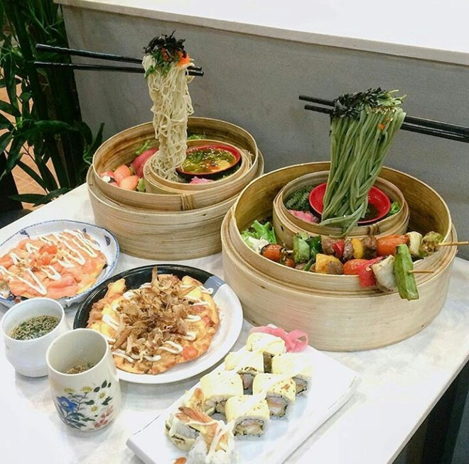 Không chỉ là trào lưu ăn uống lý thú, mỳ bay được đánh giá là ăn khá ngon, ăn thanh mát nhẹ bụng không ngán ngấy.
