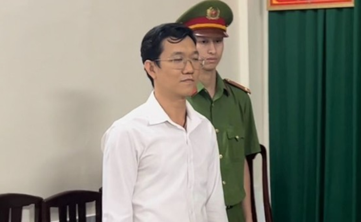 4 đồng phạm bị xét xử cùng tội danh với bà Hằng gồm: Tiến sĩ luật Đặng Anh Quân, giảng viên Trường Đại học Luật TP HCM; Nguyễn Thị Mai Nhi, 39 tuổi, trợ lý của bà Hằng; Lê Thị Thu Hà, 30 tuổi, nhân viên Công ty CP Đại Nam và Huỳnh Công Tân, 28 tuổi, Trưởng phòng Truyền thông Công ty cổ phần Đại Nam.