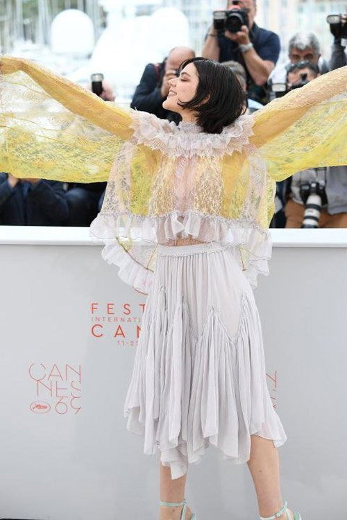 Cô đào Trung Quốc "diễn quá sâu" tại Liên hoan phim Cannes.