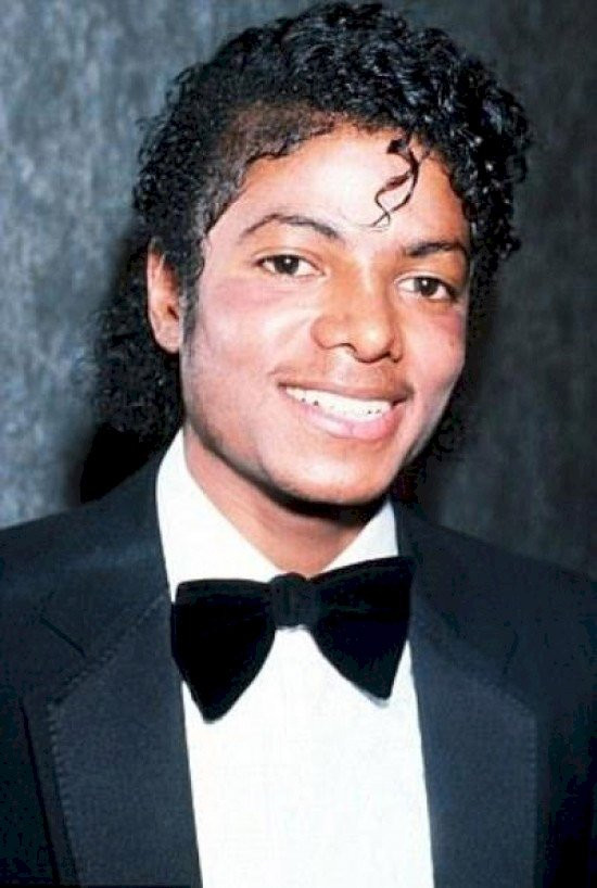 Michael Jackson thời điểm phát hành bản hit Thriller gây chấn động làng nhạc thế giới năm 1982.