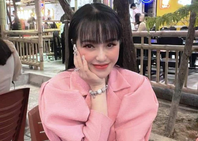 Mở rộng án, lực lượng cảnh sát chức năng bắt khẩn cấp Trương Thị Kiều Trang và Nguyễn Phúc Hậu tại địa chỉ trên đường Dương Đình Nghệ (quận Sơn Trà), thu giữ 130 triệu tiền mặt, 5g ketamin và các vật chứng có liên quan khác.