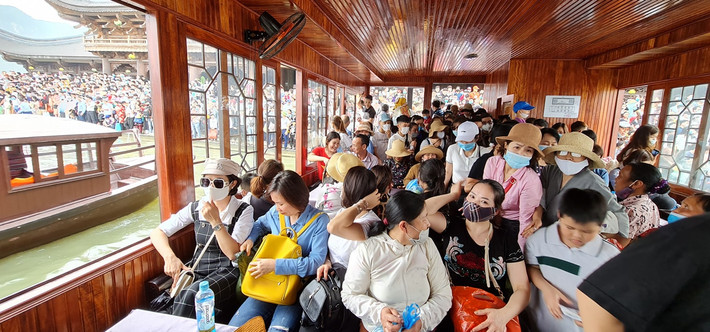 Trước đó, để phòng chống dịch COVID-19, từ ngày 20/2, Ban Thường trực Hội đồng Trị sự GHPGVN đã có văn bản gửi Ban Trị sự GHPGVN các tỉnh, thành phố về việc tiếp tục thực hiện nghiêm các quy định trong phòng, chống dịch COVID-19 trong tháng lễ hội xuân Tân Sửu.