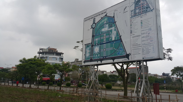 Năm 2014, UBND tỉnh Hải Dương có Tờ trình số 38/TTr-UBND, trình Thủ tướng Chính phủ xin chủ trương về đầu tư xây dựng Khu hành chính tập trung. Ngày 10/4/2015, Thủ tướng Chính phủ đã có công văn số 501/TTg-KTN về việc đầu tư xây dựng Khu hành chính tập trung tỉnh Hải Dương, trong đó Thủ tướng Chính phủ có ý kiến đồng ý về nguyên tắc áp dụng hình thức Hợp đồng Xây dựng - Chuyển giao (BT), không sử dụng vốn ngân sách nhà nước để thực hiện Dự án Khu hành chính tập trung tỉnh Hải Dương.