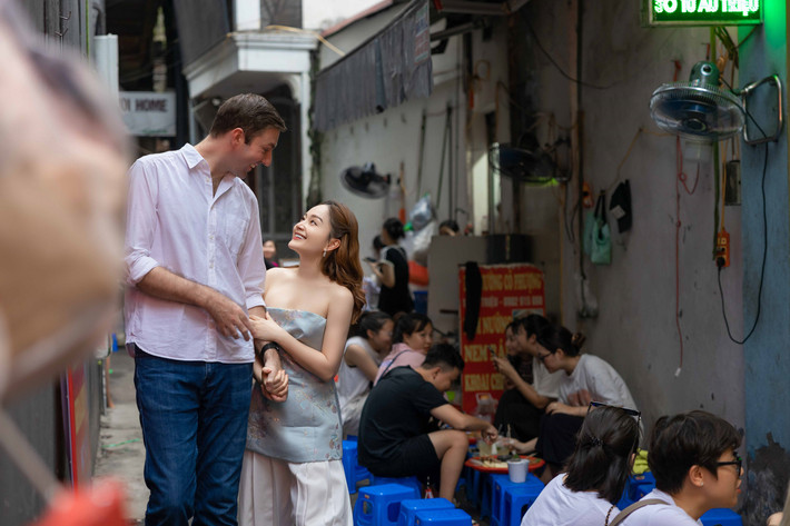 Gần đây, diễn viên Lan Phương được quan tâm bởi vai Hà trong phim "Gia đình mình vui bất thình lình".