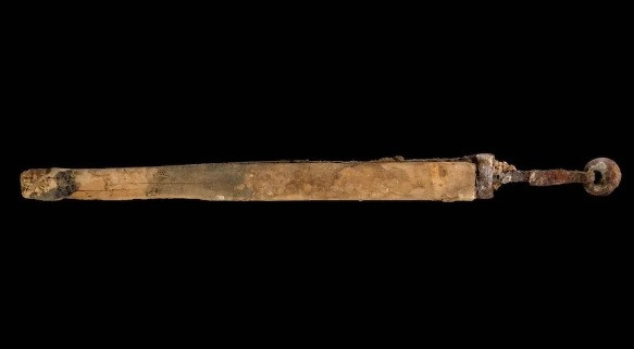 Các chuyên gia cho hay, 4 thanh kiếm trên ở trong tình trạng khá tốt. Họ suy đoán, chúng có thể đã được cất giấu trong hang động bởi phiến quân Do Thái nổi dậy chống lại sự cai trị của đế chế La Mã.