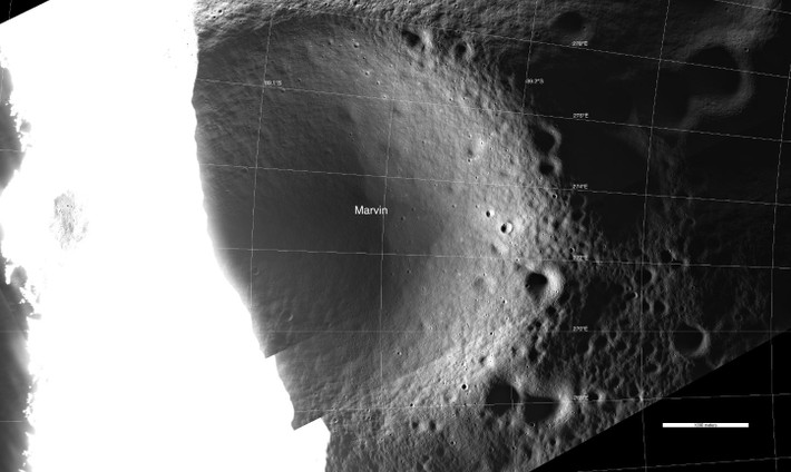 ShadowCam là một thiết bị do NASA thiết kế và gửi trên tàu vũ trụ Danuri của KARI (Viện nghiên cứu hàng không vũ trụ Hàn Quốc) được phóng vào tháng 8/2022. ShadowCam có nhiệm vụ tìm kiếm các khu vực có khả năng chứa băng tuyết, nằm trong vùng tối vĩnh cửu của Mặt Trăng.