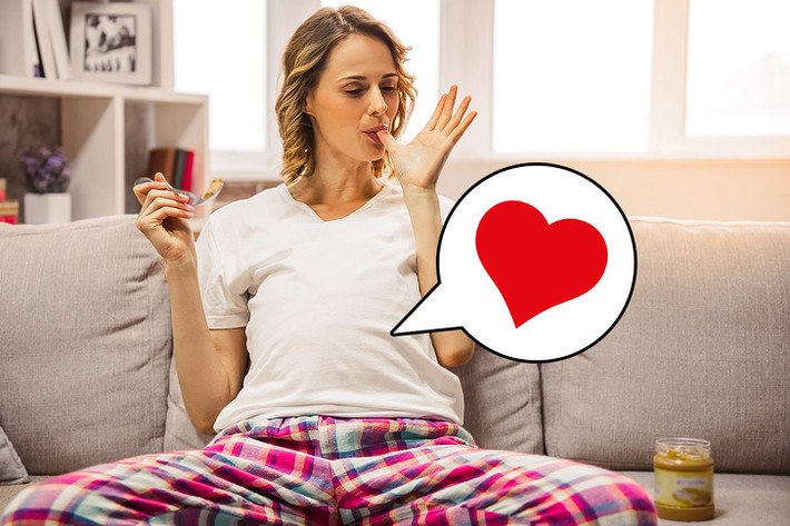 Rất tốt cho các bà mẹ mang thai: Ăn bơ đậu phộng khi mang thai cũng có tác động tích cực đến thai nhi. Nó có thể giúp nó có thể thúc đẩy khả năng chịu đựng của thai nhi và giúp bảo vệ nó khỏi dị ứng hạt trong tử cung. Ngoài ra, các yếu tố hữu ích của đậu phộng cũng sẽ có lợi cho sức khỏe của các bà mẹ. Ảnh: BS.