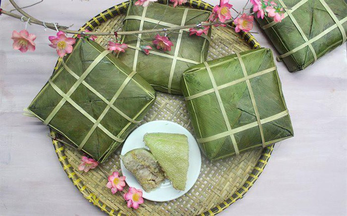 Trong ngày Tết của mỗi gia đình Việt không thể thiếu được món bánh chưng, bánh tét. Món bánh truyền thống này là lời mong ước một năm mới dồi dào, no đủ, sung túc và thịnh vượng.
