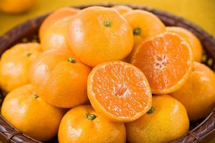 Hoa quả có hình tròn như cam, chanh, bưởi...thường được bầy trên mâm ngũ quả vào dịp Tết với mong ước một năm mới may mắn, tròn đầy viên mãn.