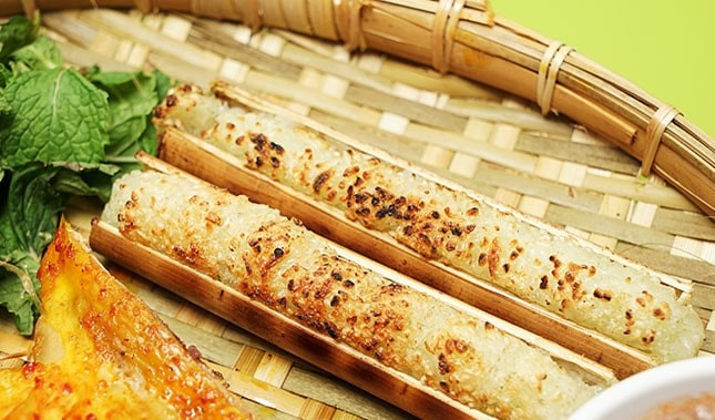 Cơm lam: Du lịch Sapa dịp Tết hay dịp đầu năm mới thì du khách có thể dễ dàng thưởng thức rất nhiều món đặc sản, nổi bật trong số đó là món cơm lam.