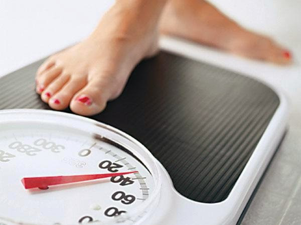 Tăng cân: Theo một nghiên cứu, lượng vitamin C thấp có liên quan đến sự gia tăng mỡ bụng ở những người khỏe mạnh. Hàm lượng vitamin C cao hơn có thể giúp ngăn ngừa béo phì bằng cách điều chỉnh sự giải phóng chất béo từ các tế bào mỡ, giảm viêm và hormone gây căng thẳng.