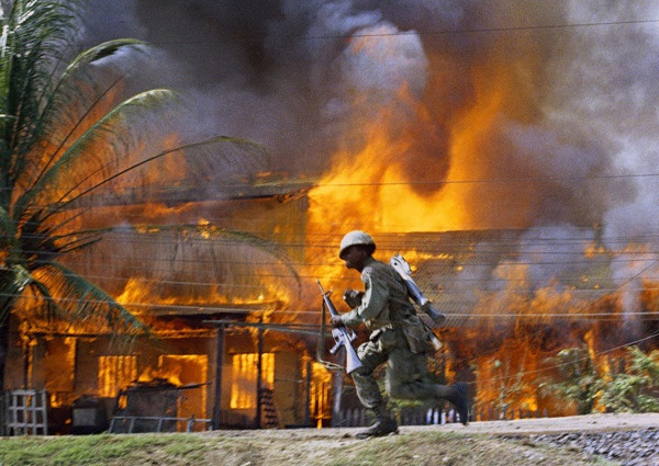 Cuộc tổng tiến công và nổi dậy vào tết Mậu Thân năm 1968 là kế hoạch quân sự dài hơi, bắt đầu vào Tết Mậu Thân, kết thúc vào tháng 9, chiến dịch diễn ra qua 3 đợt.