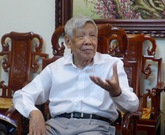 Trong 4 năm giữ cương vị Tổng bí thư của Đảng (từ tháng 12/1997 - 4/2001), ông Lê Khả Phiêu cùng tập thể Ban Chấp hành Trung ương, Bộ Chính trị lãnh đạo toàn Đảng, toàn dân, toàn quân ta đạt được nhiều thành tựu to lớn trong sự nghiệp đổi mới, công nghiệp hóa, hiện đại hóa, xây dựng và bảo vệ Tổ quốc.