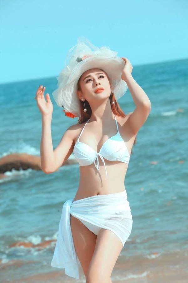 Ở tuổi 42, "công chúa chuyển giới" Lâm Khánh Chi vẫn giữ được body săn chắc, gợi cảm.