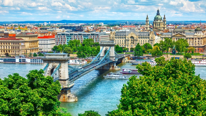 Đứng thứ 10 là Hungary. Hộ chiếu của quốc gia này giúp các công dân có thể đến 182 quốc gia và vùng lãnh thổ mà không cần thị thực. Mời độc giả xem video: Xác minh thông tin Đại biểu Quốc hội mua hộ chiếu Đảo Síp (Cyprus). Nguồn: VTC Now