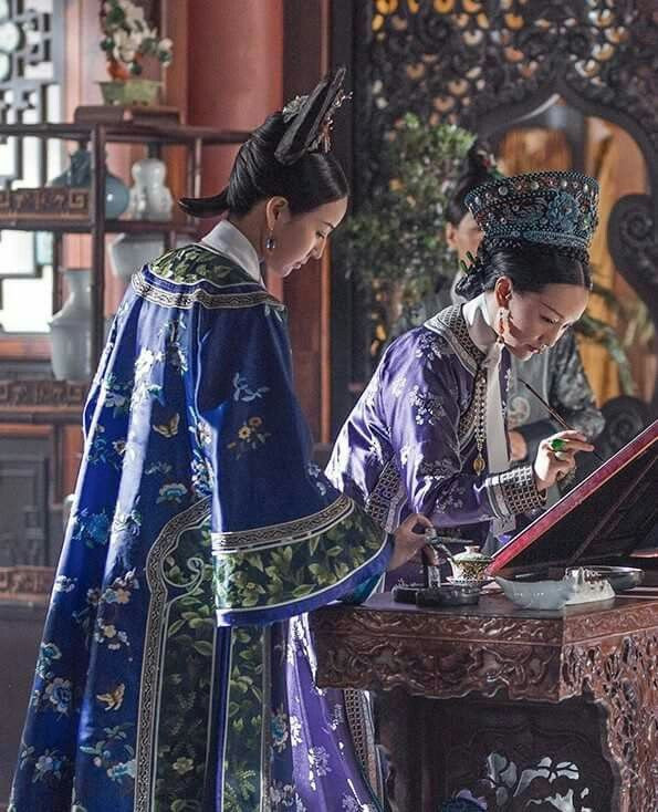 Họ không có bất cứ sự lựa chọn nào khác cho tương lai của bản thân sau khi hoàng đế băng hà.