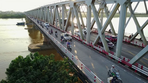 Trong quá trình thi công cầu Chương Dương, đội ngũ kỹ sư Việt Nam áp dụng nhiều sáng kiến cải tiến, giải pháp kỹ thuật mới và tái sử dụng nhiều nguyên vật liệu trong quá trình xây dựng cầu Thăng Long.