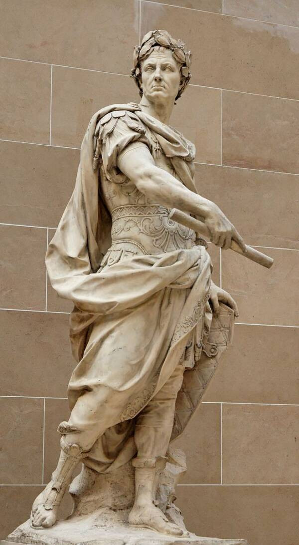 Julius Caesar là lãnh tụ quân sự lỗi lạc của đế chế La Mã. Ông đóng vai trò quan trọng trong việc giúp La Mã trở thành một trong những đế chế hùng mạnh nhất thế giới.