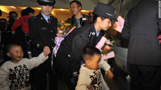 Một trong 2 băng nhóm do Cai Lianchao làm thủ lĩnh. Nhóm của Cai Lianchao được cho là bán 26 trẻ em qua tỉnh Hà Nam. Chen Xiumei cầm đầu đường dây buôn bán trẻ em còn lại.
