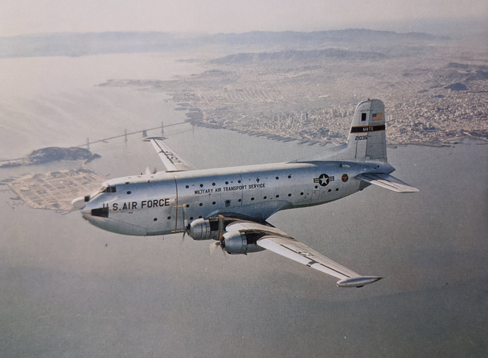 Theo các chuyên gia, máy bay Douglas C-124 đột ngột mất liên lạc và mất tích khi bay qua khu vực Đại Tây Dương, cách Ireland 1.500 km về phía Tây-Nam.