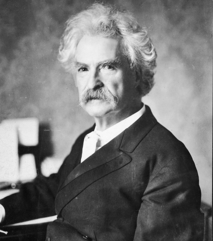 Đúng như "lời tiên đoán" của Mark Twain. Vào năm 1910, sao chổi Halley xuất hiện trên bầu trời trùng hợp với việc nhà văn này qua đời ngày 21/4.