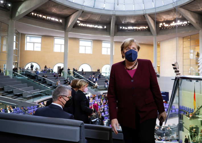 Trong chuyến thăm tới Washington D.C, Mỹ hồi tháng 7 vừa qua, bà Merkel đã được phóng viên hỏi rằng bà hình dung như thế nào về việc nghỉ hưu. Khi ấy, Thủ tướng Đức tránh trả lời câu hỏi này. Thế nhưng, mới đây, bà Merkel tiết lộ sau khi nghỉ hưu sẽ nghỉ ngơi trước tiên và không nhận bất kỳ lời mời làm việc nào.