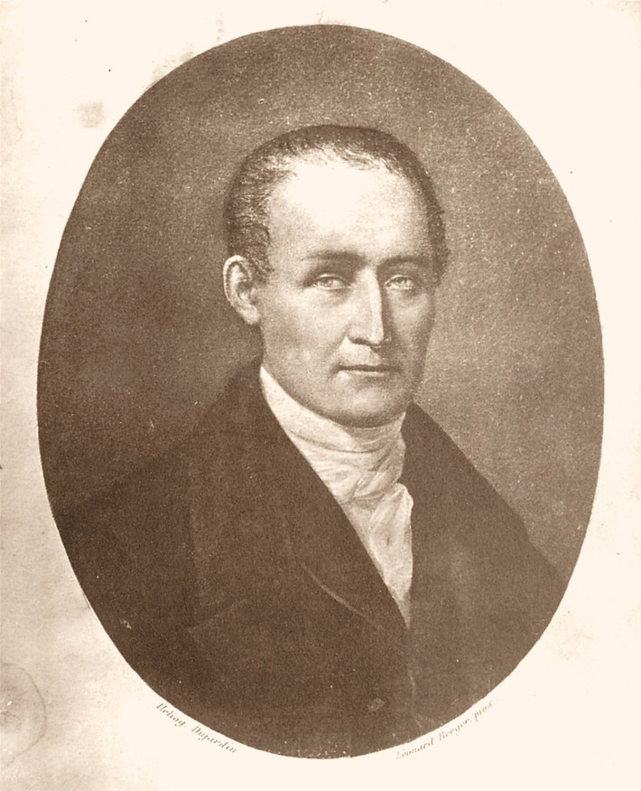 Theo các sử liệu, ông Niepce cùng với Louis Daguerre sáng tạo ra phương pháp Daguerre từ năm 1829. Từ đó, hai người sáng chế ra máy chụp ảnh được xem là đầu tiên trên thế giới. Phát minh nổi tiếng này được công bố vào năm 1839.