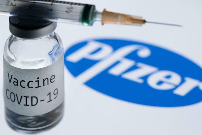 Các chuyên gia của Pfizer và BioNTech cho hay trong thử nghiệm lâm sàng, khoảng cách trung bình giữa mũi 2 và mũi tăng cường là 11 tháng.