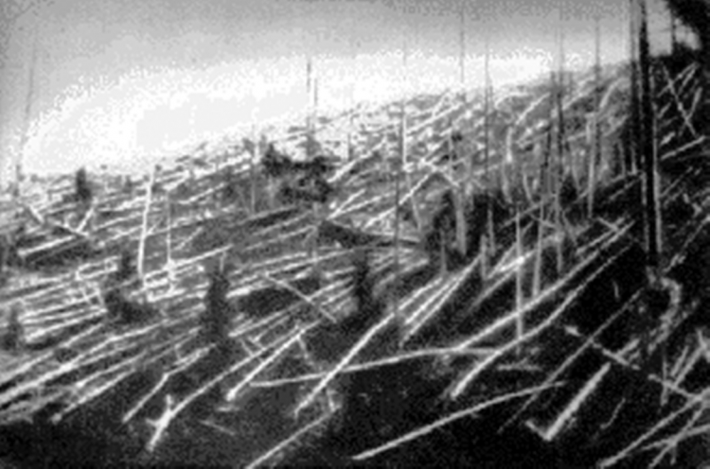 Vào khoảng 7h17 sáng 30/5/1908, người dân ở vùng Siberia, Nga giật mình khi nghe thấy tiếng nổ lớn kèm theo đó là những cơn địa chấn mạnh. Vụ nổ bí ẩn này tác động mạnh đến khu rừng gần sông Podkamennaya Tunguska (khu vực ngày nay là Krasnoyarsk Krai).