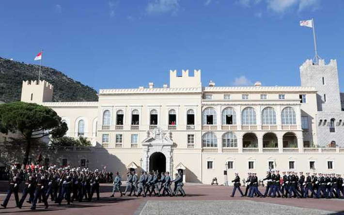 Cung điện Hoàng tử ở Monaco: Hoàng tử Monaco Albert II và vợ- Công nương Charlene cùng các con sống trong Cung điện Hoàng tử. Tòa lâu đài được xây dựng như một pháo đài vào năm 1162.