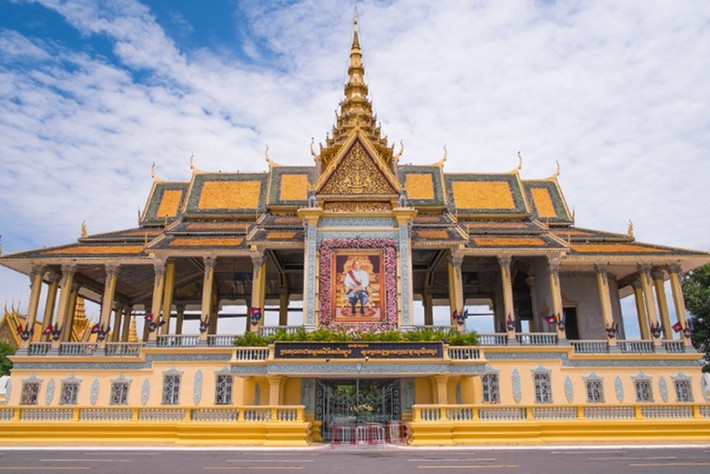 Cung điện Hoàng gia ở Phnom Penh, Campuchia: Cung điện Hoàng gia của Campuchia được xây dựng vào năm 1866 bởi Preah Bat Norodom. Chủ nhân hiện tại của cung điện là Vua Norodom Sihamoni. Chỉ có Phòng ngai vàng của cung điện là mở cửa cho công chúng. Ảnh: IT.