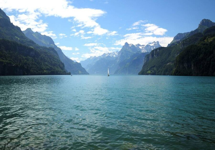 Các nhà khảo cổ có một phát hiện quan trọng khi tìm thấy ngôi làng cổ chìm dưới hồ Lucerne gần thành phố Lucerne ở miền trung Thụy Sĩ.