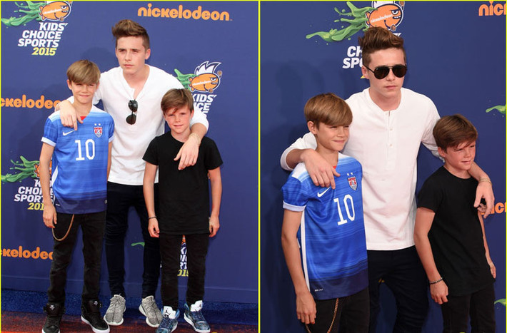 7 năm sau, năm 2015 Brooklyn Beckham lại cùng hai em trai tới dự lễ trao giải Kids’ Choice Sports Awards và lúc này thì cậu đã trổ mã thành một anh chàng đẹp trai và rất ra dáng hot boy Hollywood.