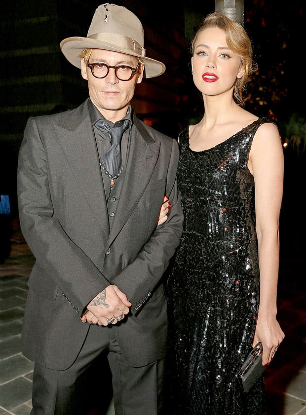 Cặp tình nhân mới của Hollywood tay trong tay tới dự sự kiện The Art of Elysium vào ngày 11/1/2014. Cùng tháng đó, Us Weekly cho biết hai người đã đính hôn. “Johnny là một người tuyệt vời. Anh ấy là một nghệ sĩ đích thực. Tôi thật sự may mắn khi có anh ấy”, Heard nói.