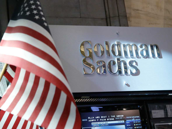 Goldman Sachs là một ngân hàng đầu tư đa quốc gia của Mỹ, tham gia vào các lĩnh vực đầu tư, chứng khoán, quản lý đầu tư và các dịch vụ tài chính khác với khách hàng chủ yếu là các tổ chức.