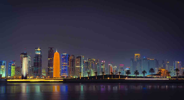 Từ năm 2000, Qatar đã xây dựng, quy hoạch hoặc đang thi công 58 tòa nhà chọc trời tại Doha, kèm theo đó là các bảo tàng, sân vận động và những dự án khổng lồ.