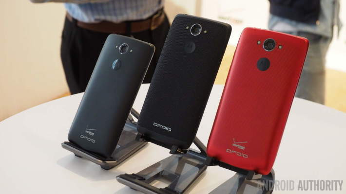 Motorola Droid Turbo là smartphone cao cấp có thời lượng pin lên tới 10 tiếng 42 phút. Thời gian sạc của chiếc điện thoại này là 2 giờ 6 phút.