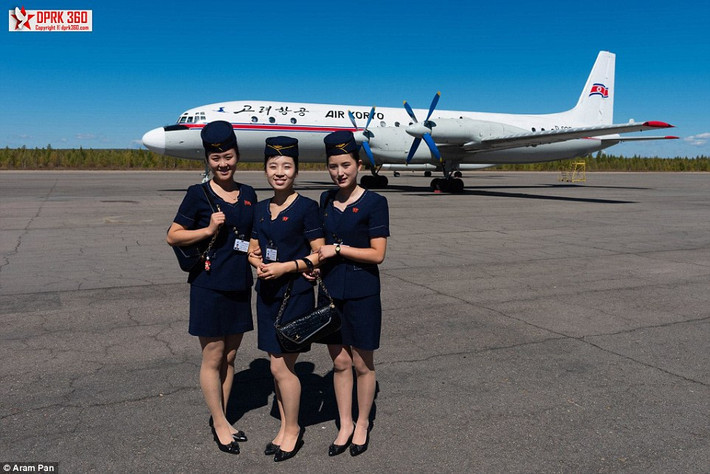 Tiếp viên xinh đẹp của hãng hàng không duy nhất của Triều Tiên Air Koryo.