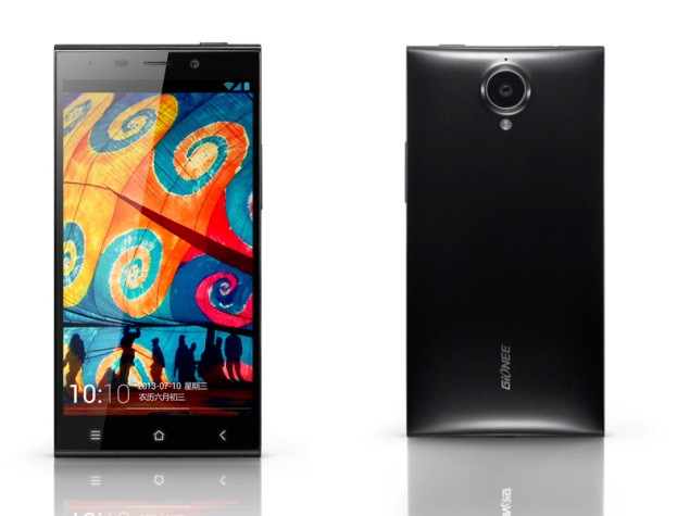 Gionee E7: Sản phẩm được trang bị màn hình IPS 5.5 inch cùng độ phân giải Full HD (1920 x 1080 pixels) kết hợp cùng mật độ điểm ảnh lên đến 401ppi. Giá tham khảo: khoảng 8,99 triệu đồng.
