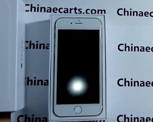 8. Sản phẩm “nhái” iPhone 6 sử dụng chip MTK6795: Đây là một phiên bản “nhái” chiếc iPhone 6 gần như hoàn toàn. Bên ngoài với những chi tiết nhỏ nhất cũng gần như y hệt (Tất cả các vật liệu sử dụng cho bên ngoài cũng giống như iPhone) và sử dụng hệ điều hành Android cùng với giao diên iOS 8. Theo người bán, thiết bị này có giá khoảng 299 USD, gồm ba màu: xám, trắng và vàng.